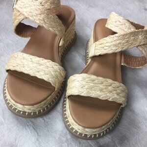 Universal Thread Platform Straw Sandal 9 1/2 Cross Strap New Raffia Never Worn